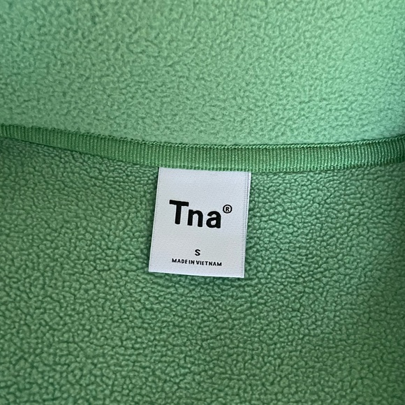 Aritzia green quarter zip cropped sweater - Picture 4 of 4